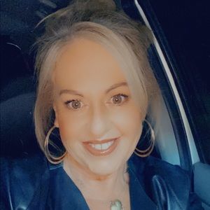 Meet your Posher, Kay